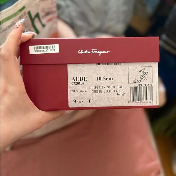 Red and pink suede Ferragamo sandals - Picture 5 of 5